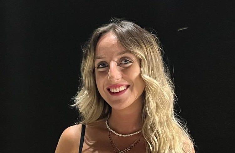 Copertina per Il Festival della canzone incanta Grado, la giovane Elena vince in casa